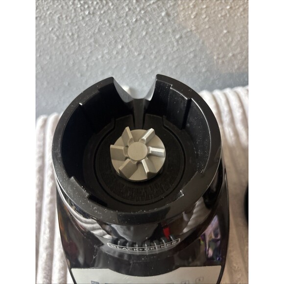 BLACK+DECKER 10-Speed Countertop Blender BL2010BP 6-Cup Plastic Jar Works! - Picture 11 of 15